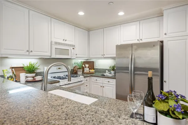 $999,000 | 33 Flowerbud, Irvine, CA 92603