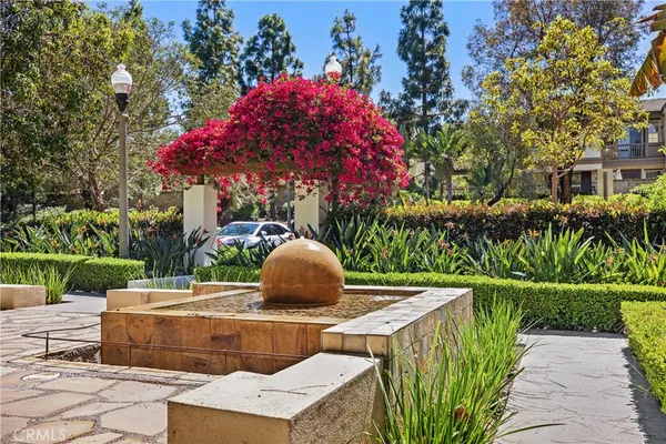 $999,000 | 33 Flowerbud, Irvine, CA 92603