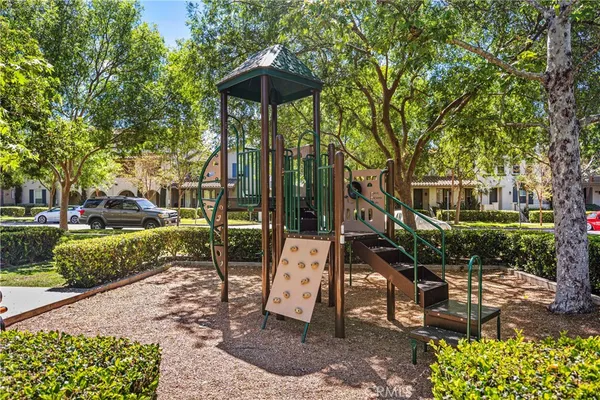 $999,000 | 33 Flowerbud, Irvine, CA 92603