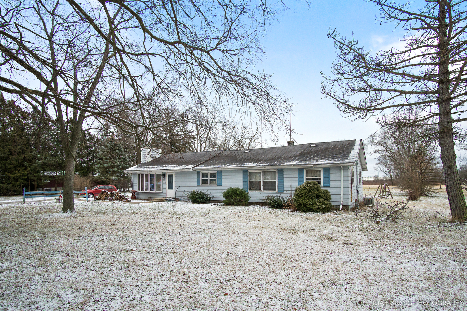 2091 Bilter Road Aurora, IL 60502 - Photo 1 of 4 a front view of a house with garden