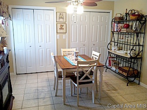 2112 East Sangamon Avenue Springfield, IL 62702 - Photo 6 of 17