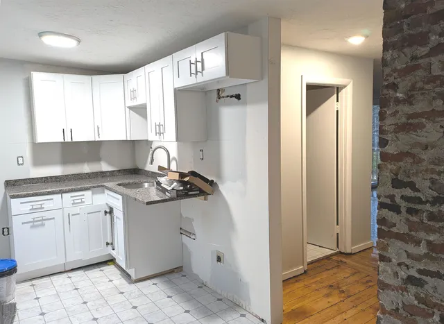 $2,195 | 3 South Shore Road, Unit 3, Salem, NH 03079