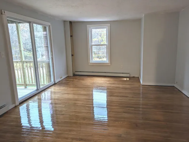 $2,195 | 3 South Shore Road, Unit 3, Salem, NH 03079