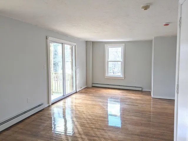 $2,195 | 3 South Shore Road, Unit 3, Salem, NH 03079