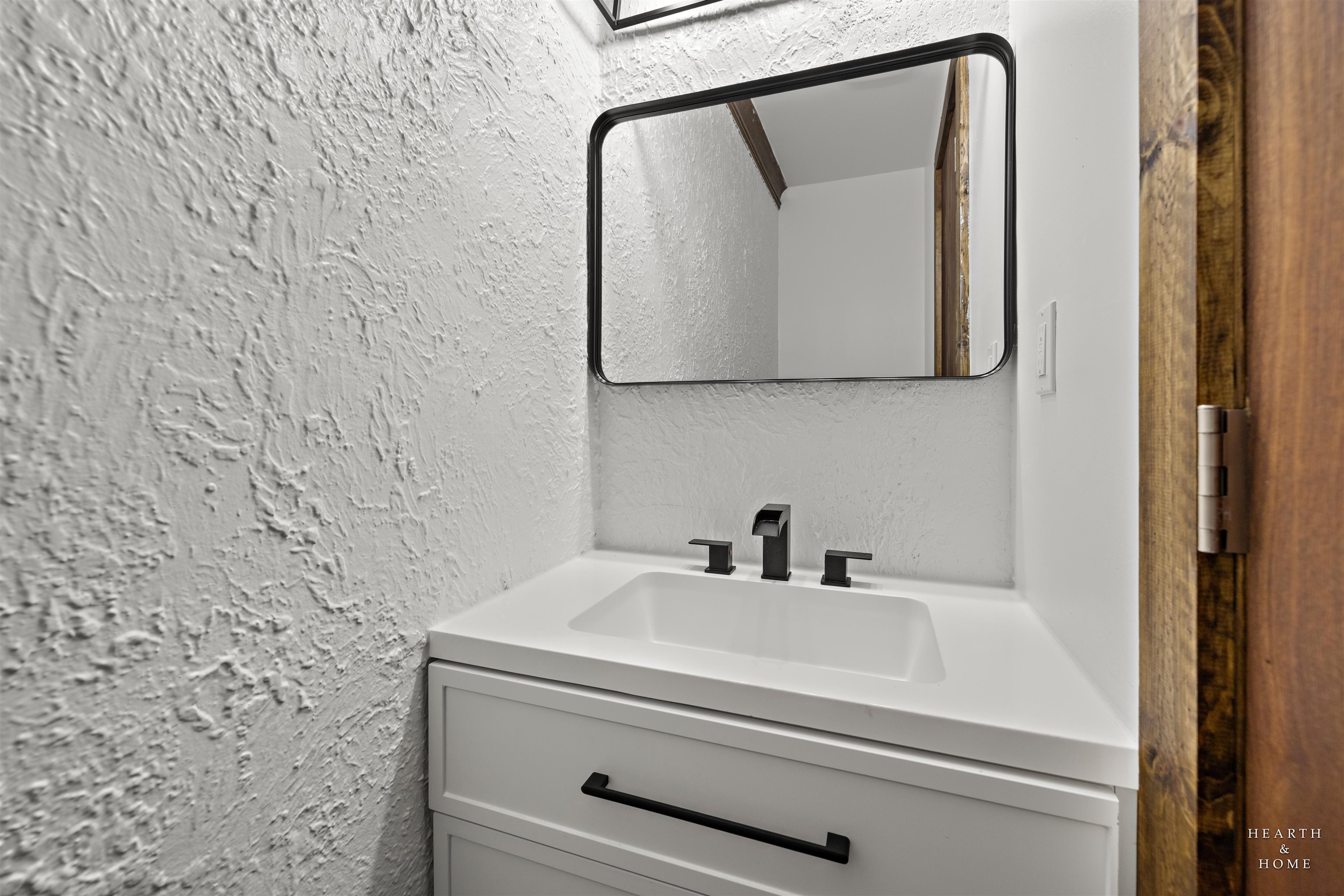 1016 B Street Rockford, IL 61107 - Photo 6 of 38