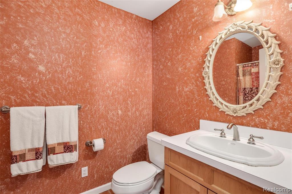 2085 South Hadley Road Ortonville, MI 48462 - Photo 23 of 35