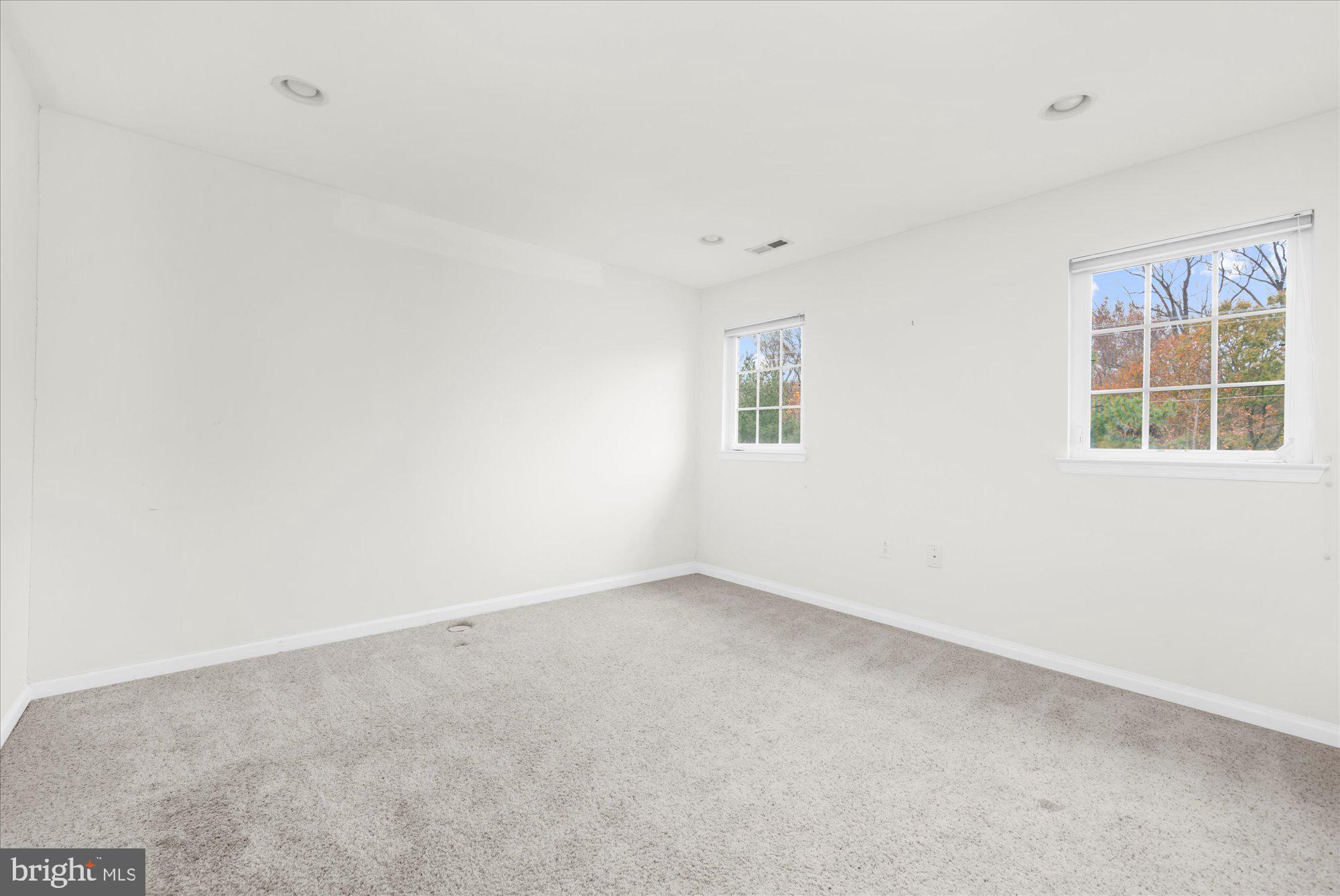 813 Geranium Drive Warrington, PA 18976 - Photo 25 of 44 an empty room with windows