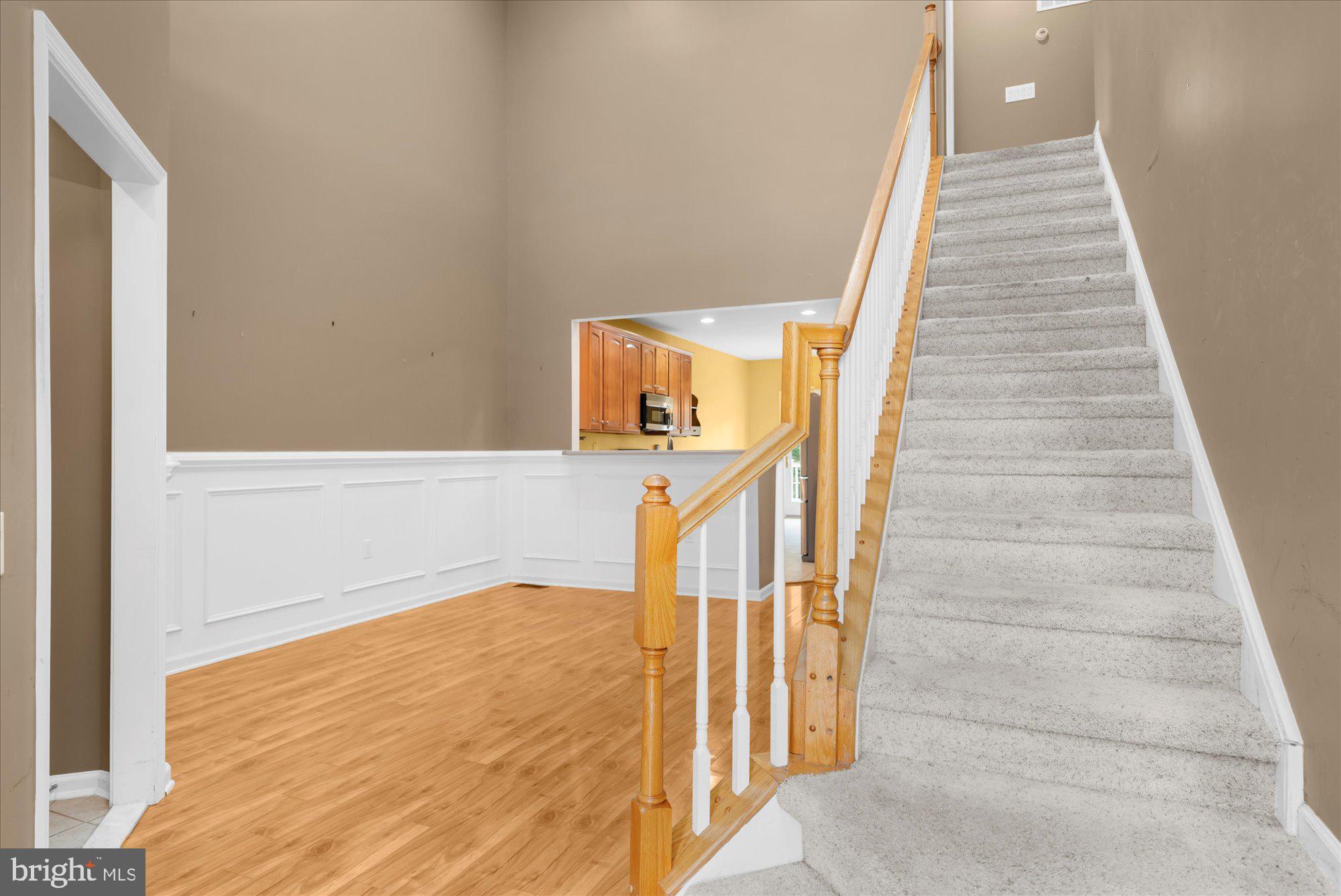 813 Geranium Drive Warrington, PA 18976 - Photo 7 of 44 a view of entryway