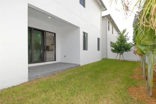 $6,750 | 1435 Southwest 23rd Street, Fort Lauderdale, FL 33315