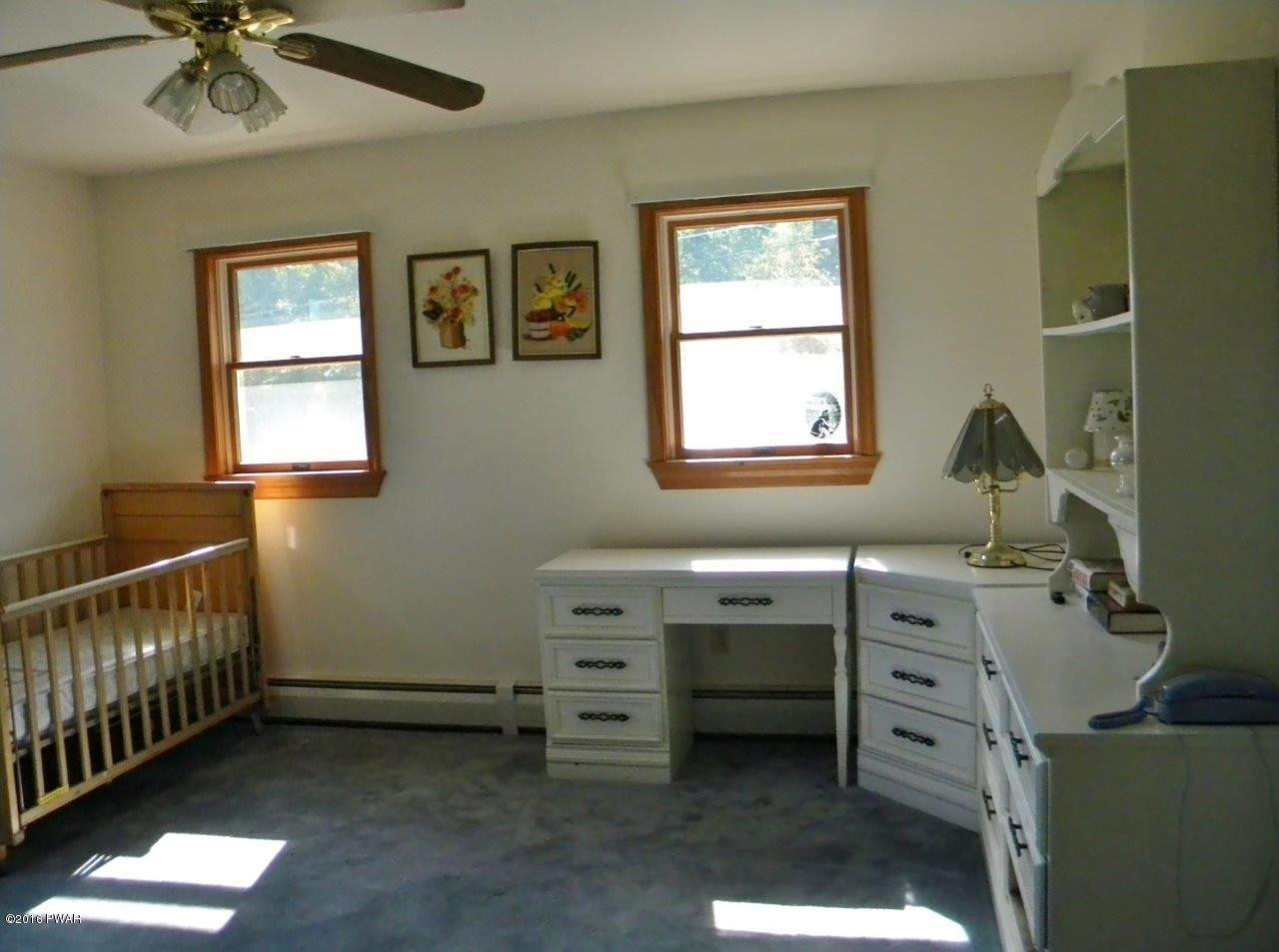 106 Hoadleys Road Hawley, PA 18428 - Photo 20 of 33 16-2ndbedroom