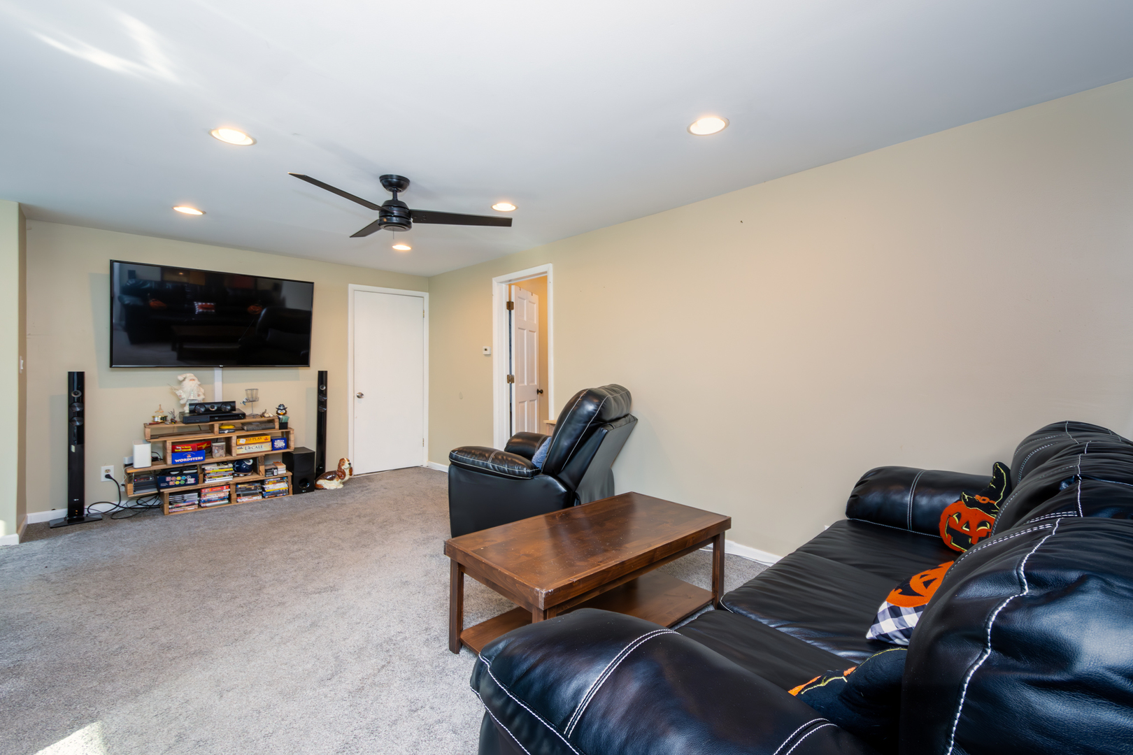 615 North River Road McHenry, IL 60051 - Photo 4 of 23
