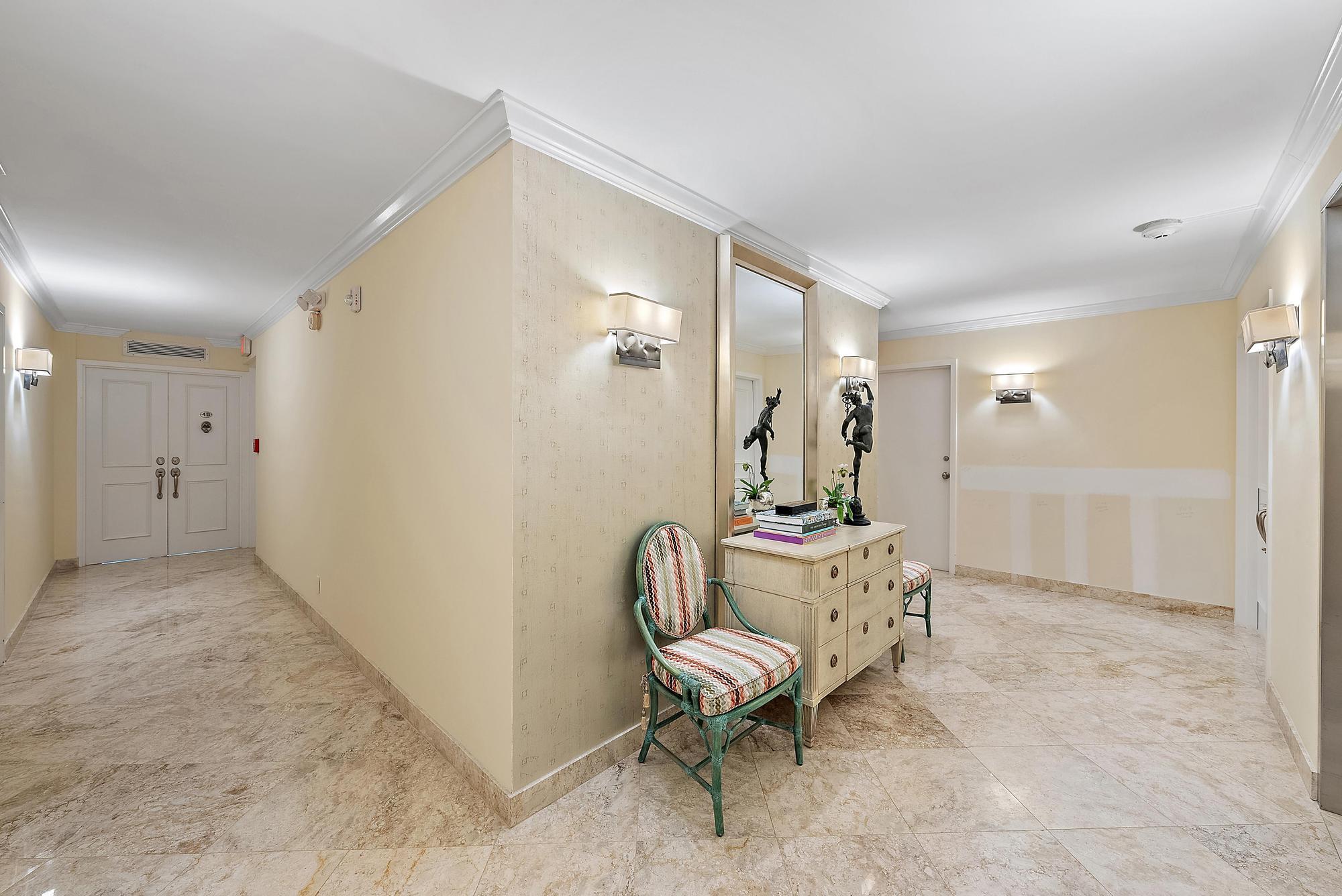 170 Chilean Avenue, Unit 4B Palm Beach, FL 33480 - Photo 21 of 25 Floor landing and hallway