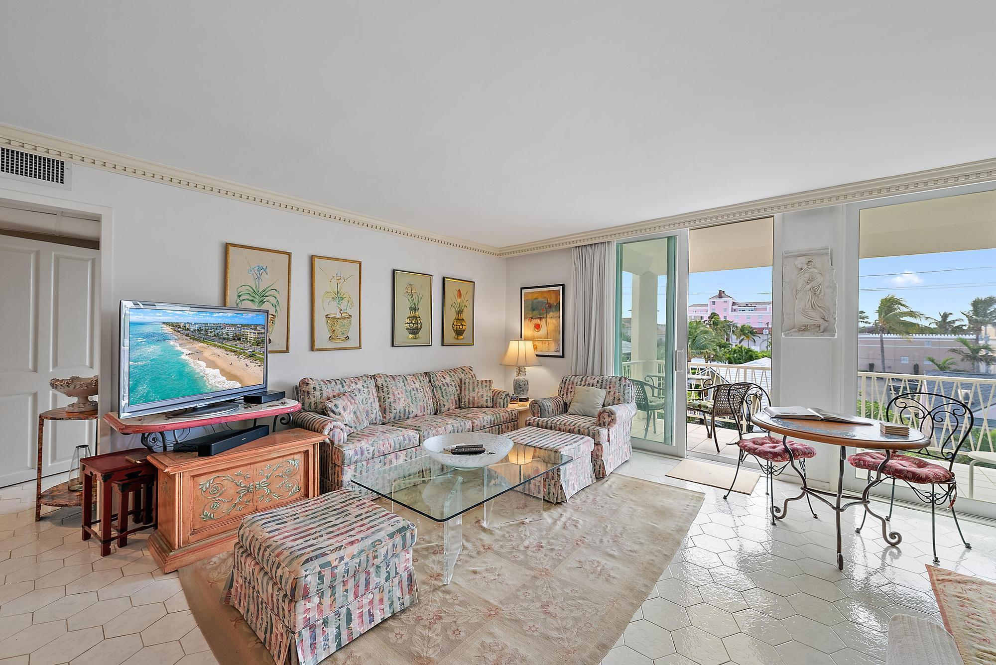 170 Chilean Avenue, Unit 4B Palm Beach, FL 33480 - Photo 4 of 25 Living room area