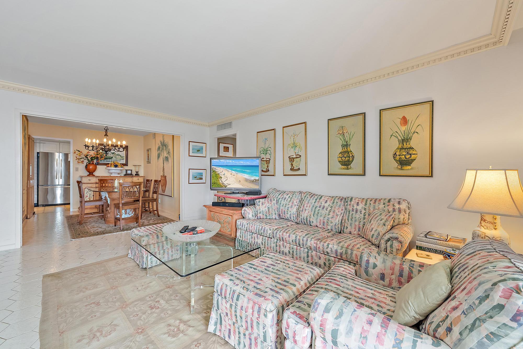 170 Chilean Avenue, Unit 4B Palm Beach, FL 33480 - Photo 6 of 25 Living room area