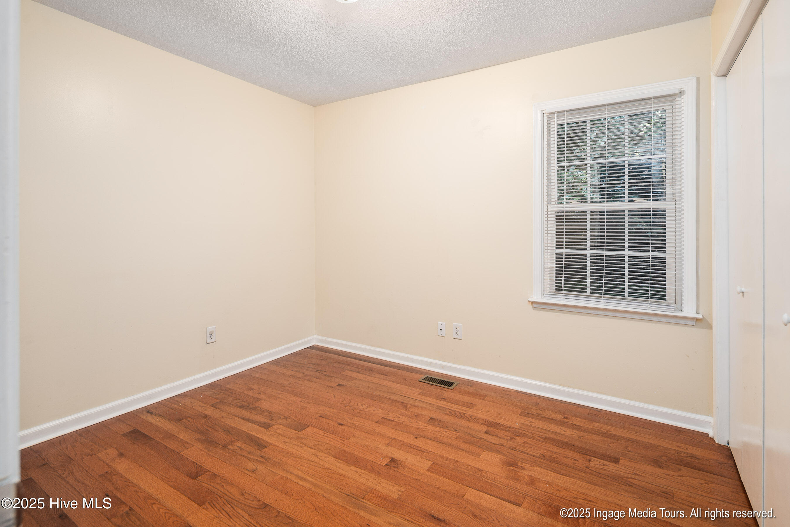 305 British Road Kinston, NC 28501 - Photo 11 of 30 20251006 MLS S_Nilsen 305 British Rd Kin