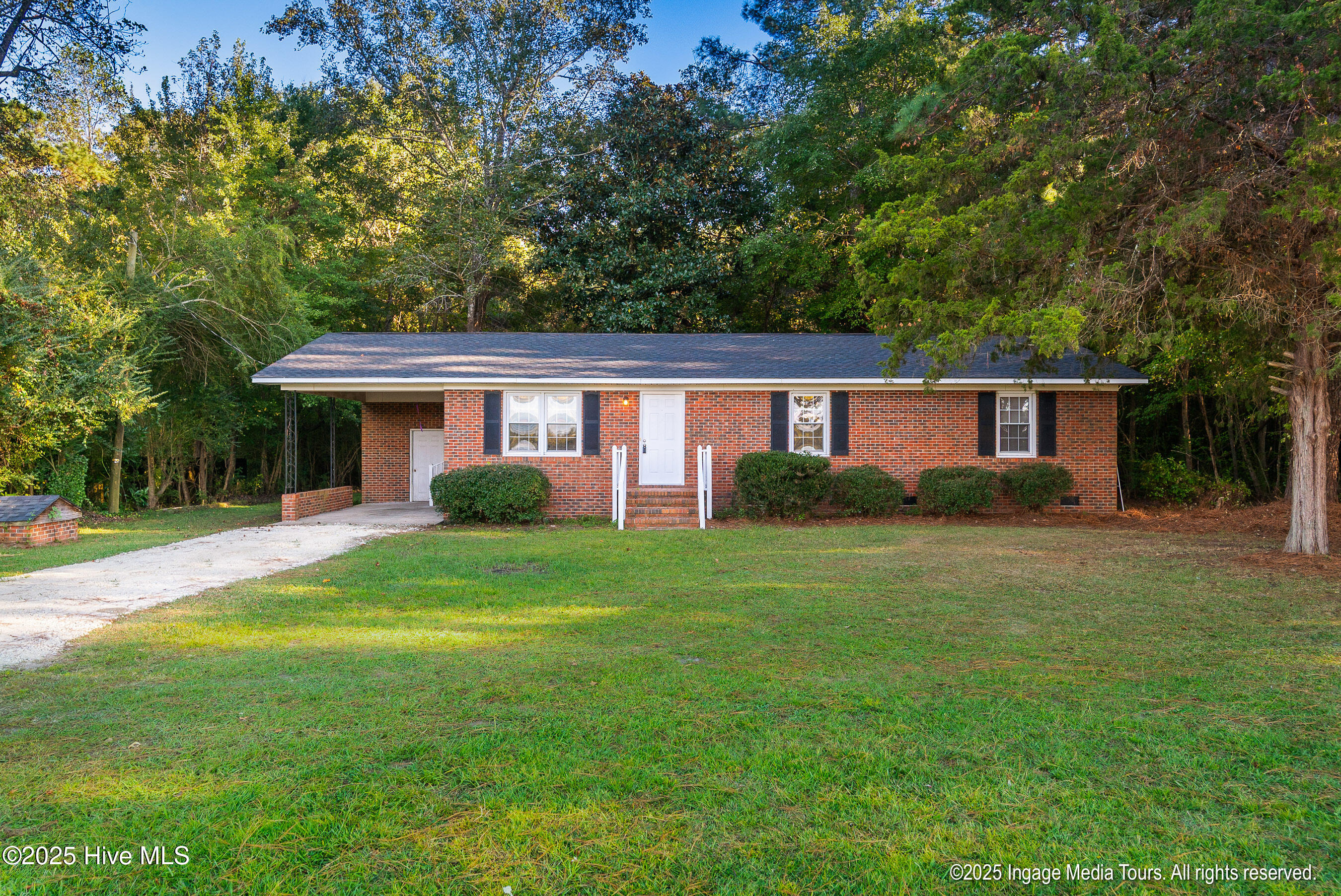 305 British Road Kinston, NC 28501 - Photo 23 of 30 20251006 MLS S_Nilsen 305 British Rd Kin