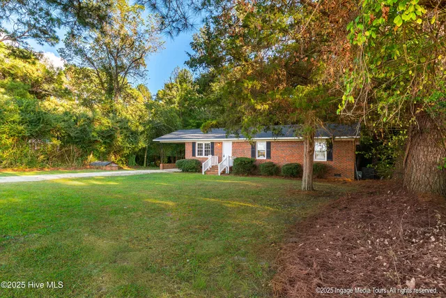 $199,000 | 305 British Road, Kinston, NC 28501