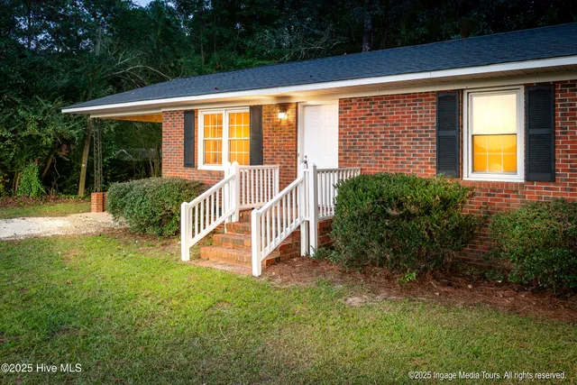 $199,000 | 305 British Road, Kinston, NC 28501