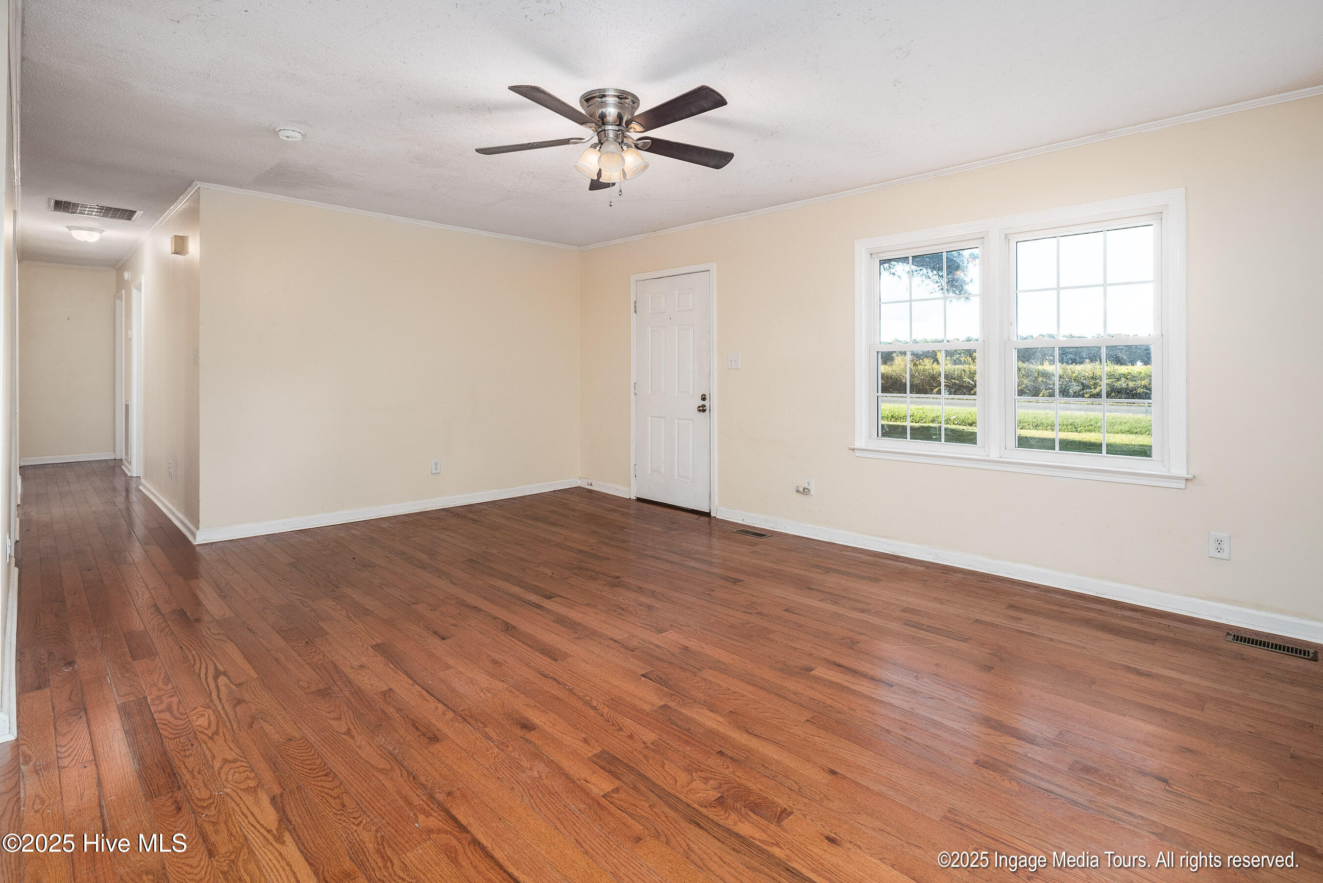 305 British Road Kinston, NC 28501 - Photo 7 of 30 20251006 MLS S_Nilsen 305 British Rd Kin