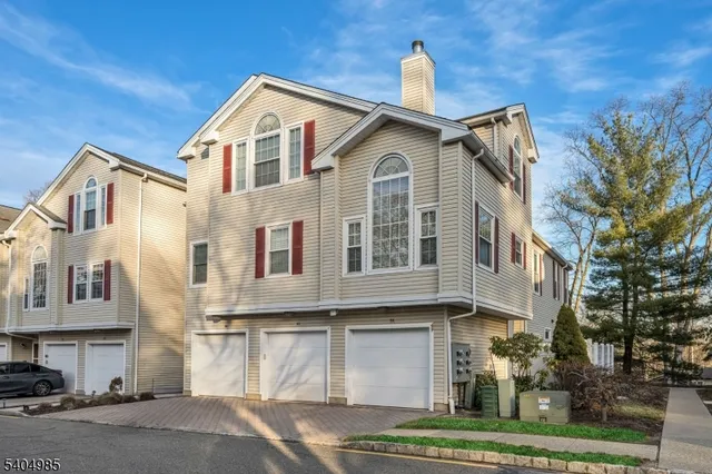 $585,000 | 62 Witherspoon Court, Morristown, NJ 07960