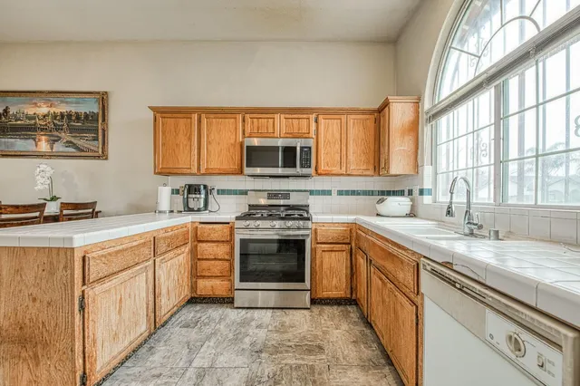 $320,000 | 4892 East Grove Avenue, Fresno, CA 93725