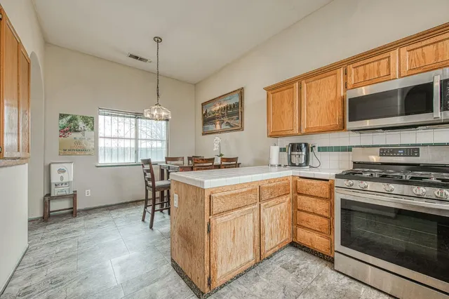 $320,000 | 4892 East Grove Avenue, Fresno, CA 93725