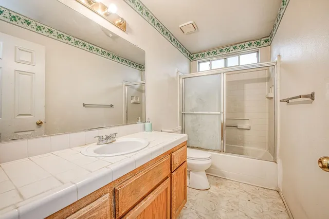 $320,000 | 4892 East Grove Avenue, Fresno, CA 93725