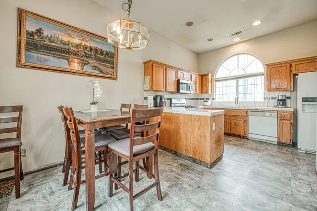 $320,000 | 4892 East Grove Avenue, Fresno, CA 93725