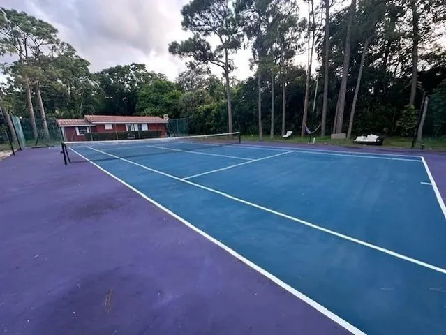 a view of a tennis court
