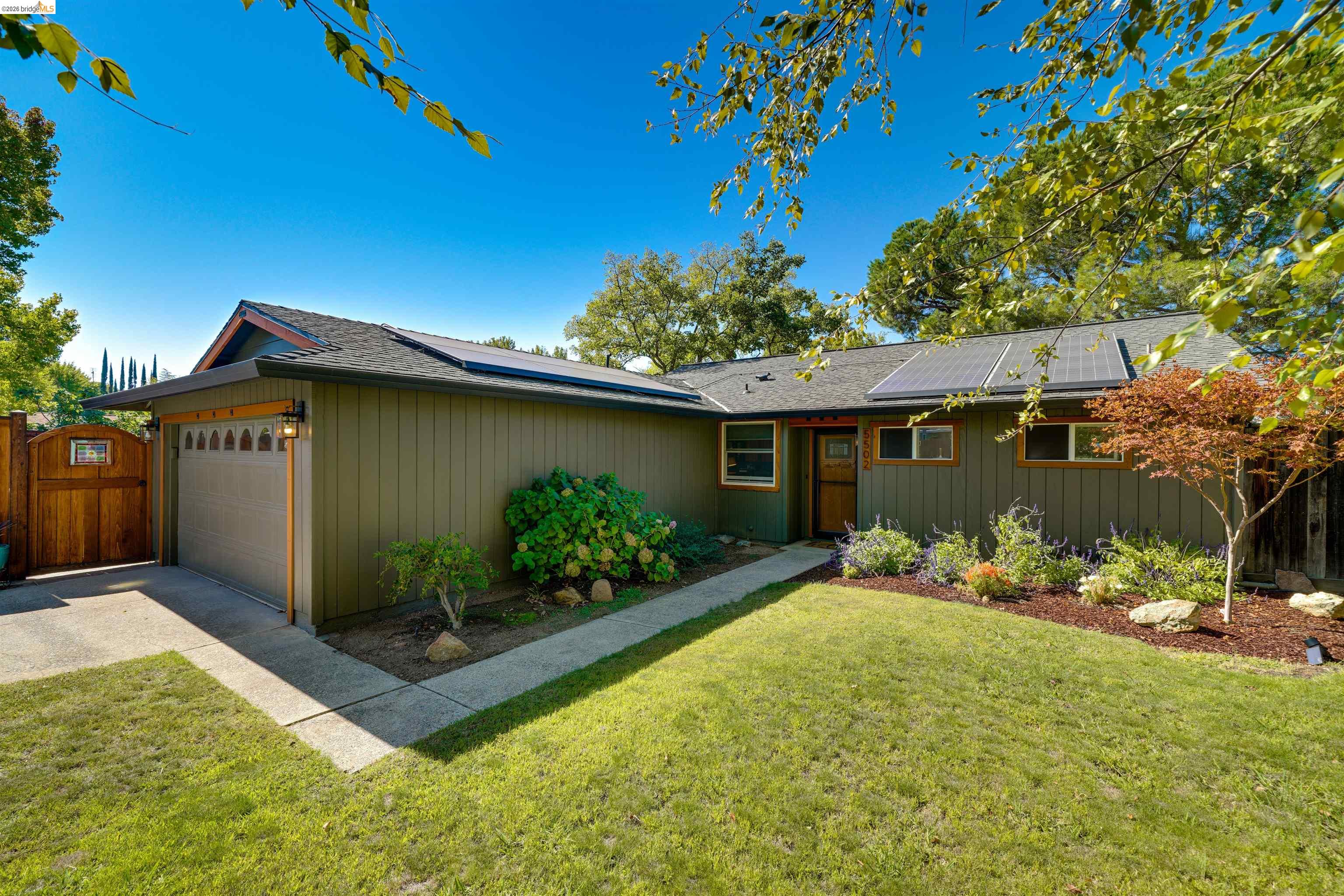 5502 Sparas Street Loomis, CA 95650 - Photo 3 of 34