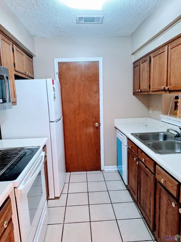 $1,100 | 155 Marilyn Drive, Unit 44A, Baton Rouge, LA 70815