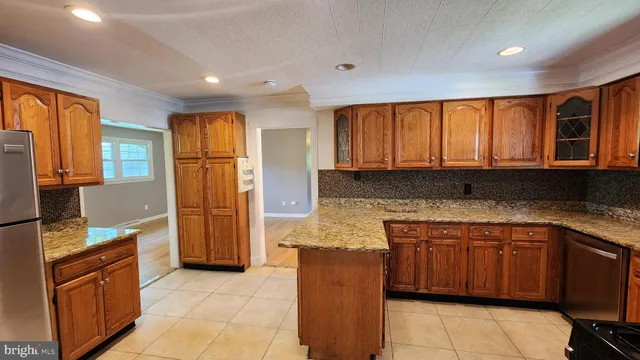 $3,600 | 318-320 Oakwood Avenue, Glassboro, NJ 08028