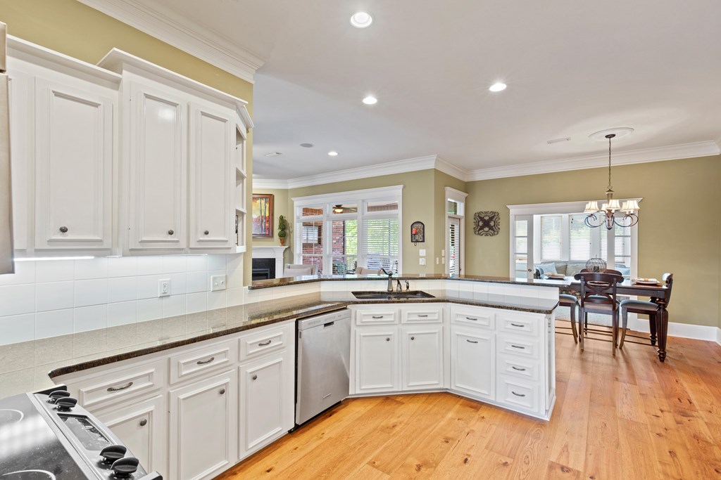 3641 Oak Ridge Lane Dothan, AL 36303 - Photo 11 of 40 Kitchen