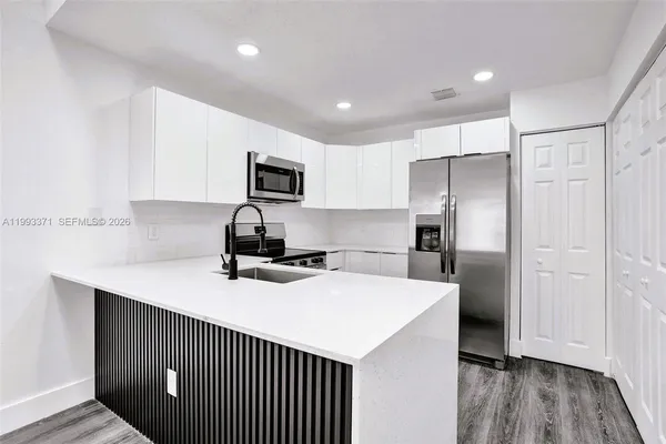 $3,000 | 1818 Adventure Place, North Lauderdale, FL 33068