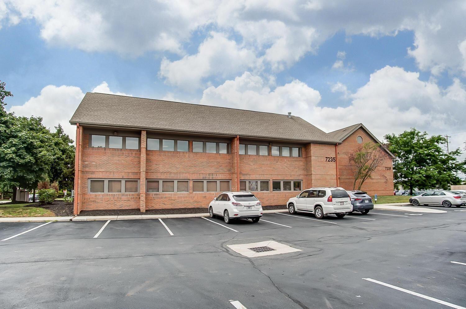 7235 Sawmill Road, Unit 7235B Dublin, OH 43016 - Photo 3 of 23 Exterior3