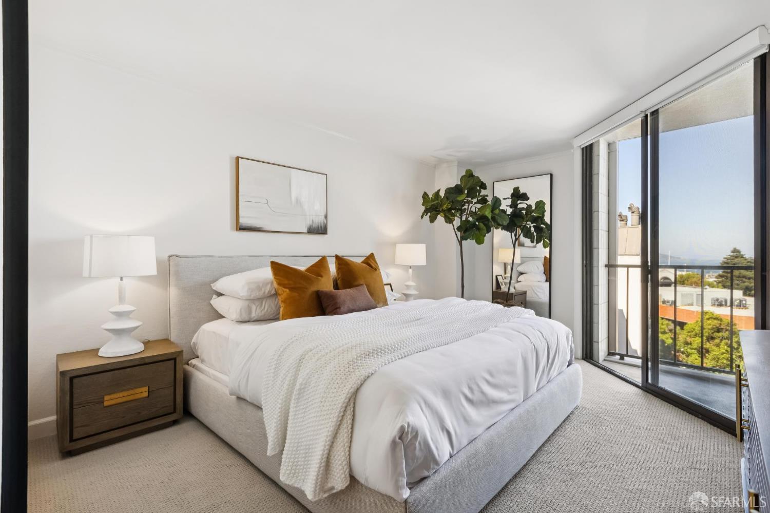 150 Lombard Street, Unit 807 San Francisco, CA 94111 - Photo 32 of 68 a bedroom with a bed and a window