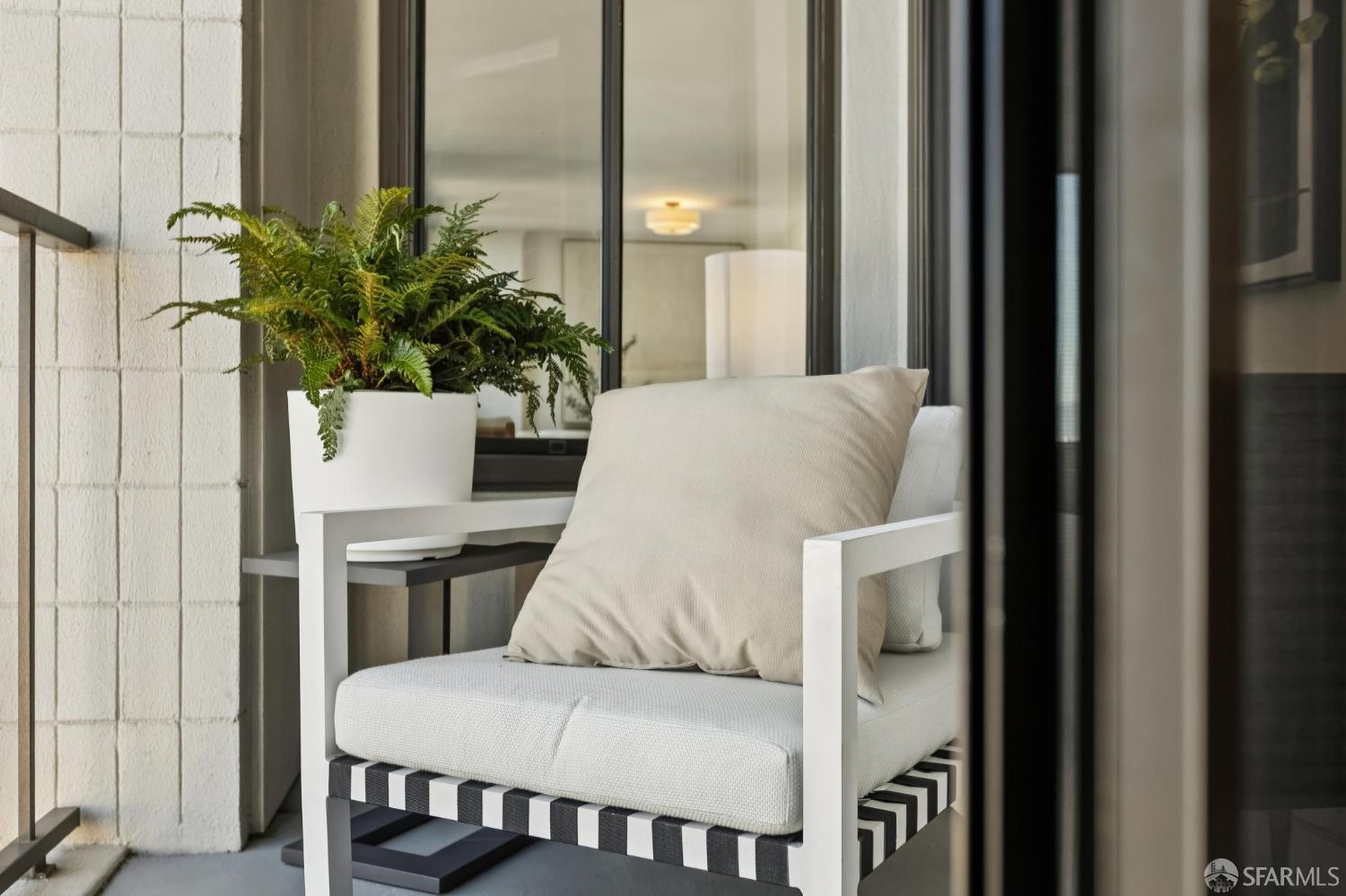 150 Lombard Street, Unit 807 San Francisco, CA 94111 - Photo 42 of 68 a close view of a dining room with furniture