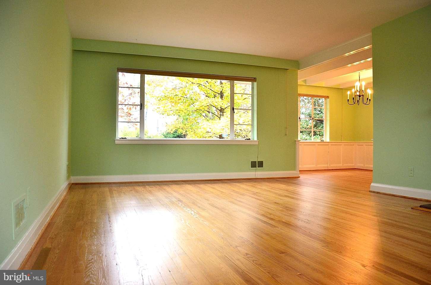 811 West Joppa Road Baltimore, MD 21204 - Photo 18 of 39 Pristine hardwood floors