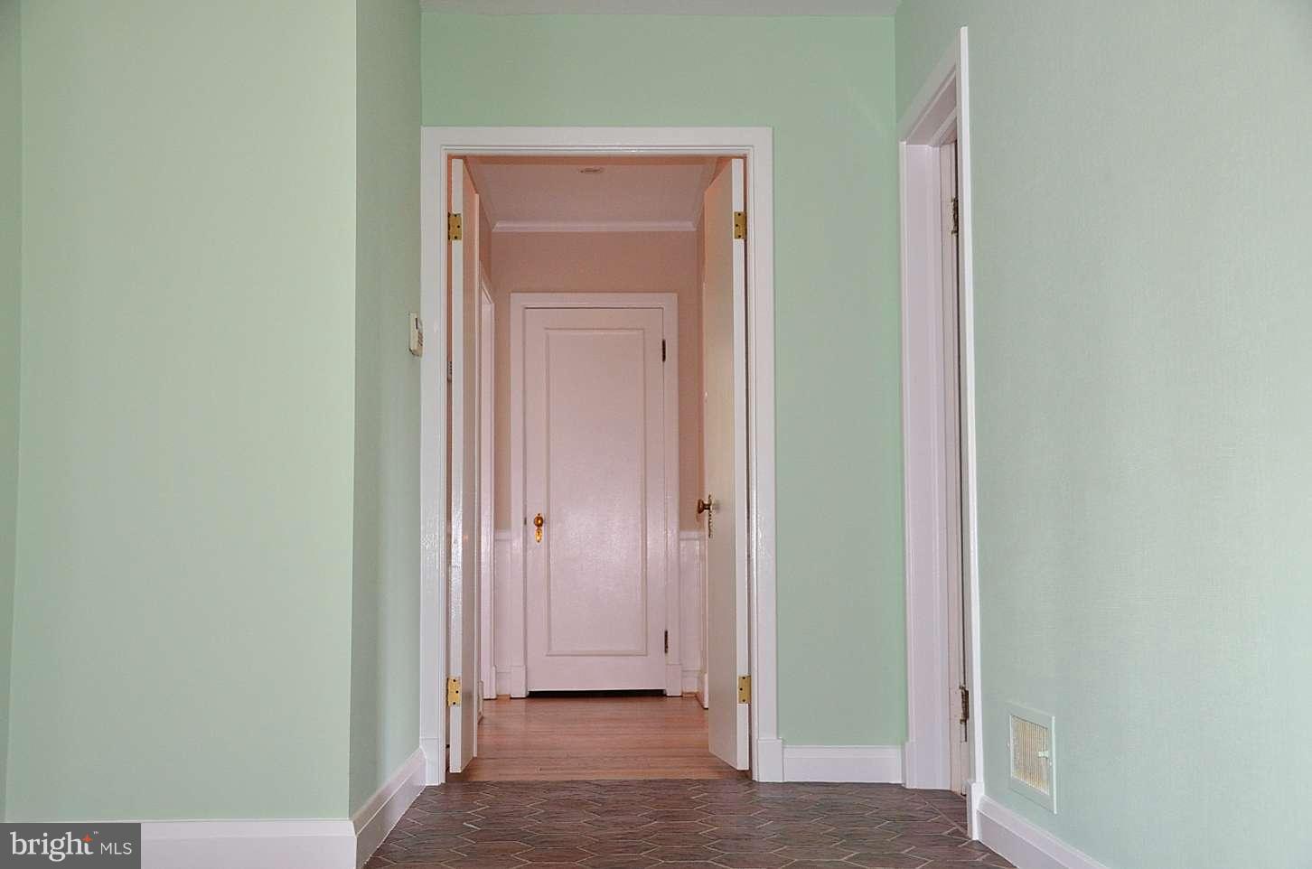 811 West Joppa Road Baltimore, MD 21204 - Photo 27 of 39 Entrance to suite of bedrooms