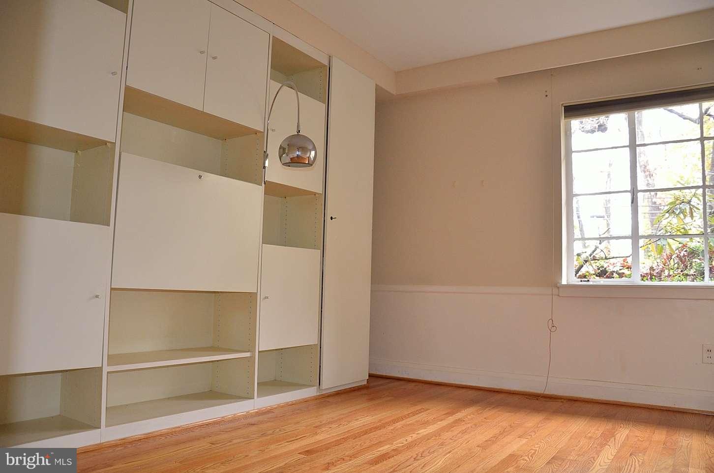 811 West Joppa Road Baltimore, MD 21204 - Photo 30 of 39 2nd bedroom with wall-unit