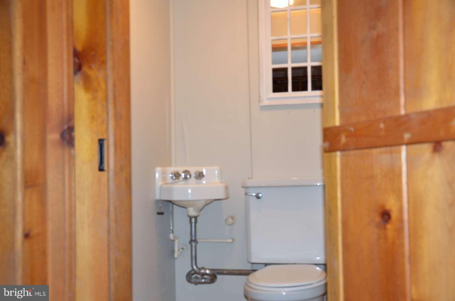 811 West Joppa Road Baltimore, MD 21204 - Photo 36 of 39 Basement half bath