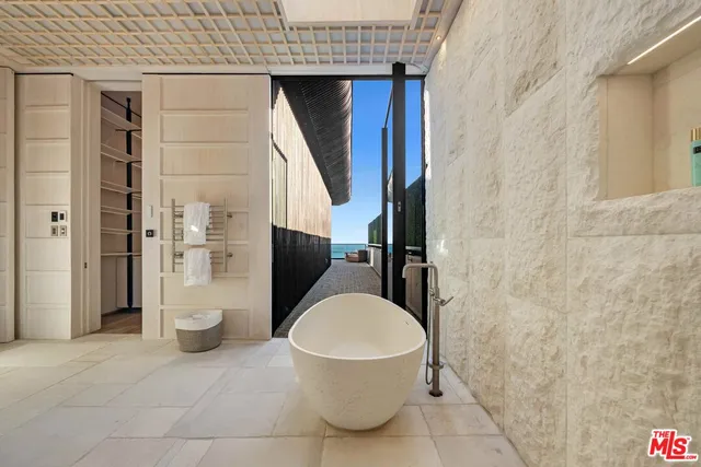 $34,999,000 | 11824 Ellice Street, Malibu, CA 90265