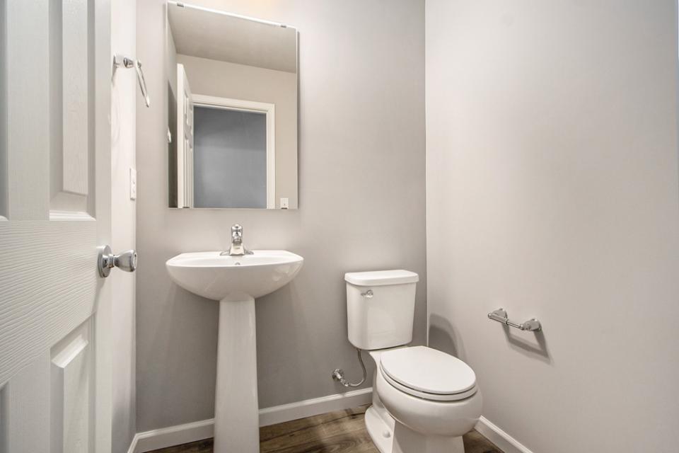 612 Arizona Boulevard Three Rivers, MI 49093 - Photo 6 of 29 5-PRT047-i1830-Powder Room