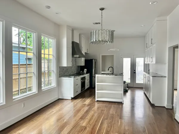 $2,700 | 305 Archer Street, Unit 305, Houston, TX 77009