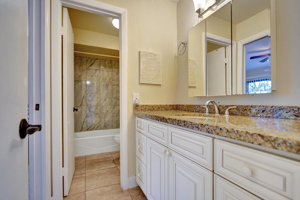 11159 Oakdale Road Boynton Beach, FL 33437 - Photo 7 of 23 Guest Bath