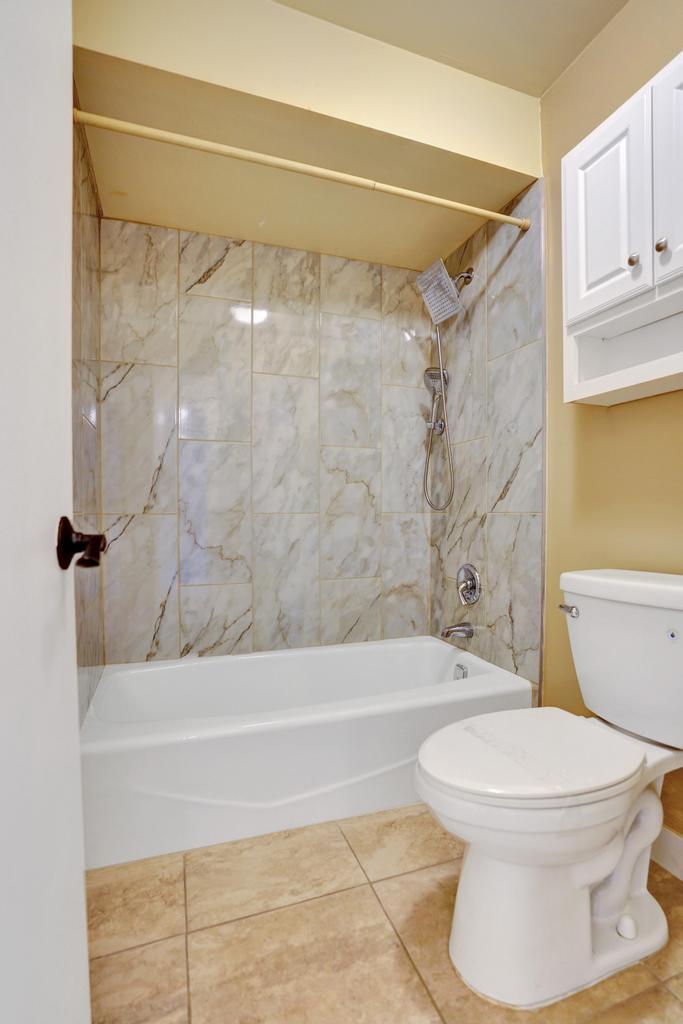 11159 Oakdale Road Boynton Beach, FL 33437 - Photo 8 of 23 Guest Bath