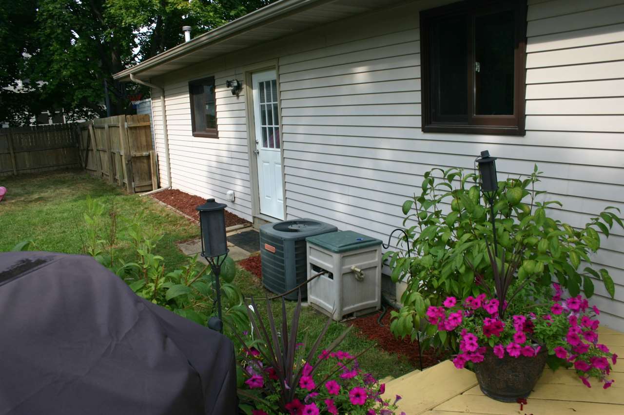 2890 Harvey Street Rochester, MI 48309 - Photo 24 of 42 31300147-23.JPG