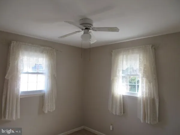 a view of empty room with window