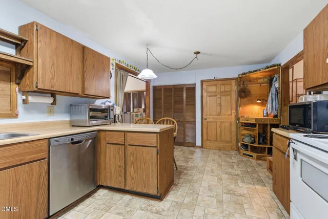 $400,000 | 3504 Constellation Drive, Raleigh, NC 27604