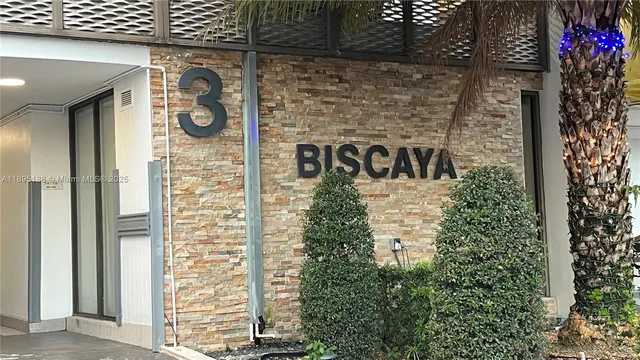 $1,850 | 20500 West Country Club Drive, Unit 117, Aventura, FL 33180